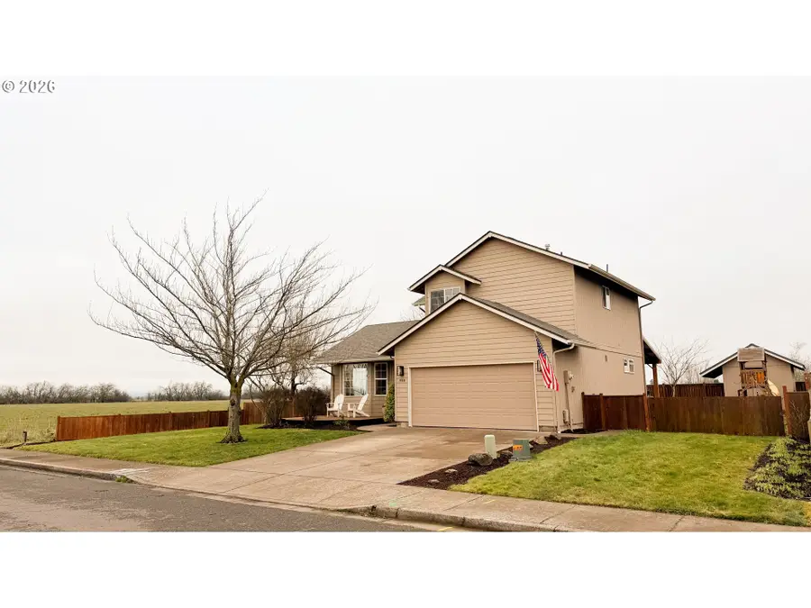 958 Smith St, Harrisburg, OR 97446 - #2