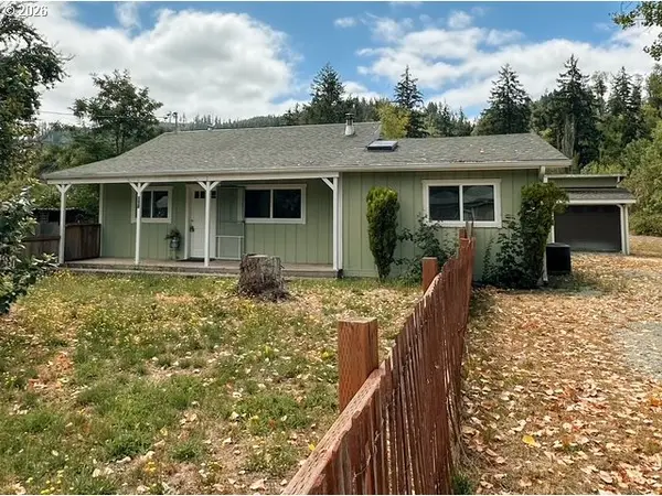 226 South Ave, Sutherlin, OR 97479