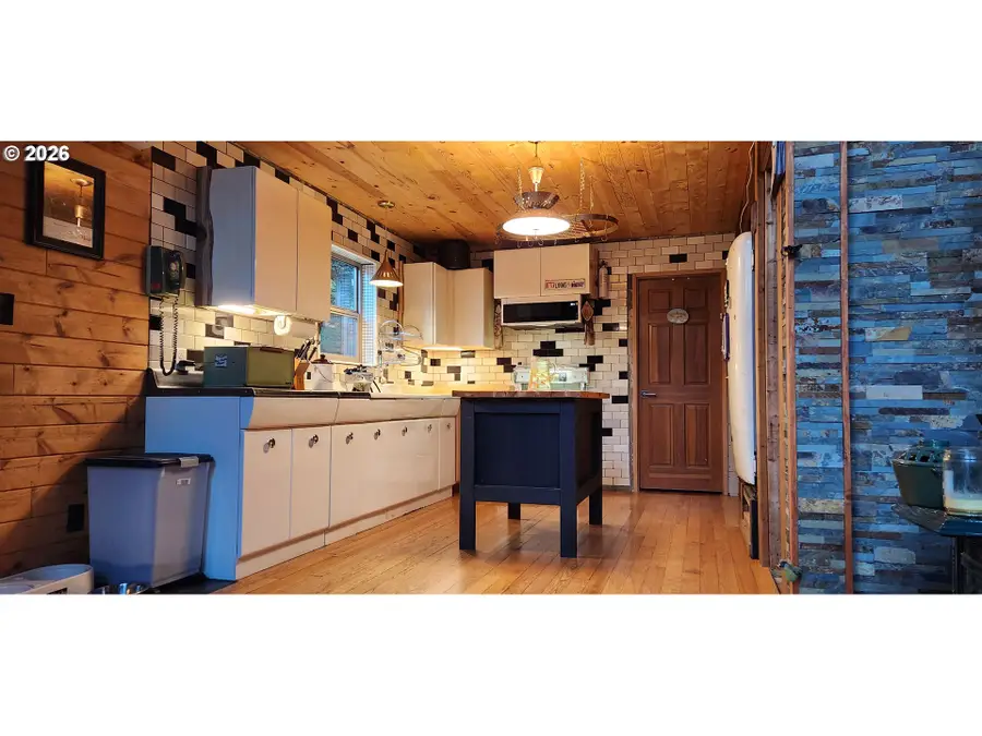 55533 Mckenzie River Dr, McKenzie River, OR 97413 - #2