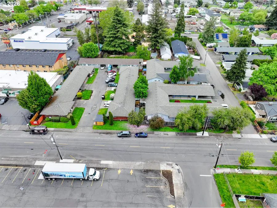1049 SE Walnut St, Hillsboro, OR 97123 - #3
