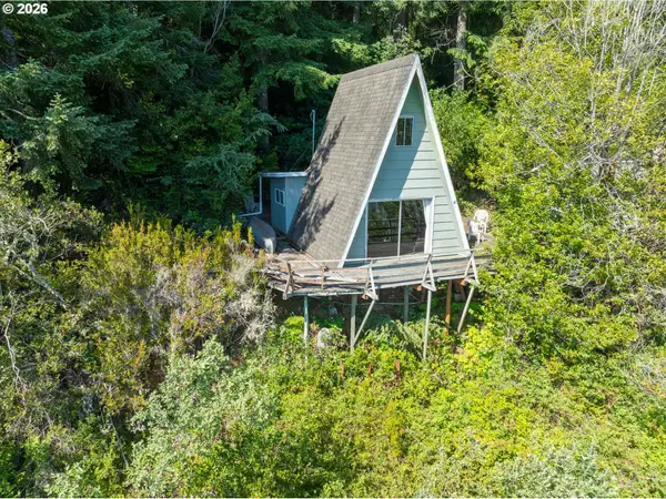 4099 S Tenmile Lake, Lakeside, OR 97449