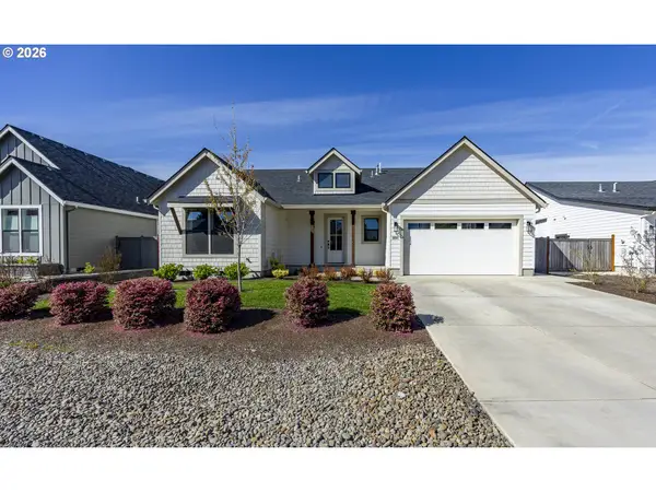 32767 Coburg Creek Dr, Coburg, OR 97408
