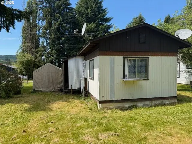 818 D St, Vader, WA 98593 - #3