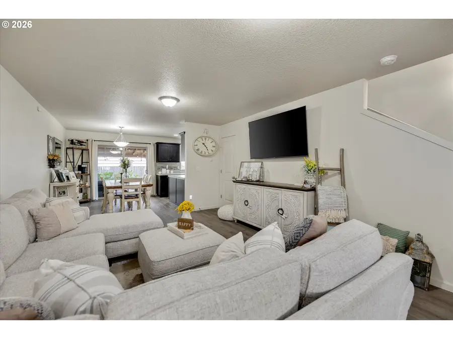 735 Garden Ct, Molalla, OR 97038 - #2