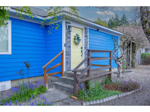 1070 W 11th St, Coquille, OR 97423