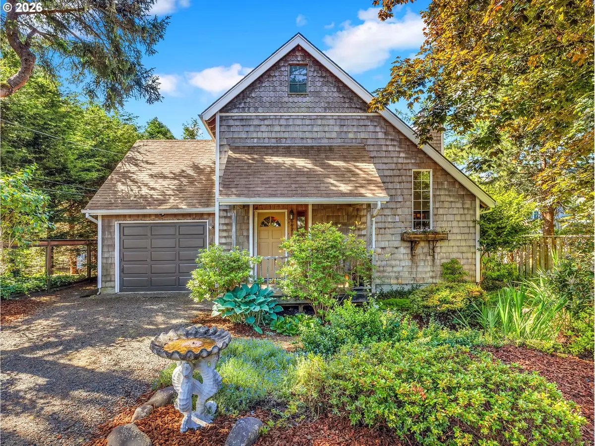 643 5th St, Gearhart, OR 97138 - #1