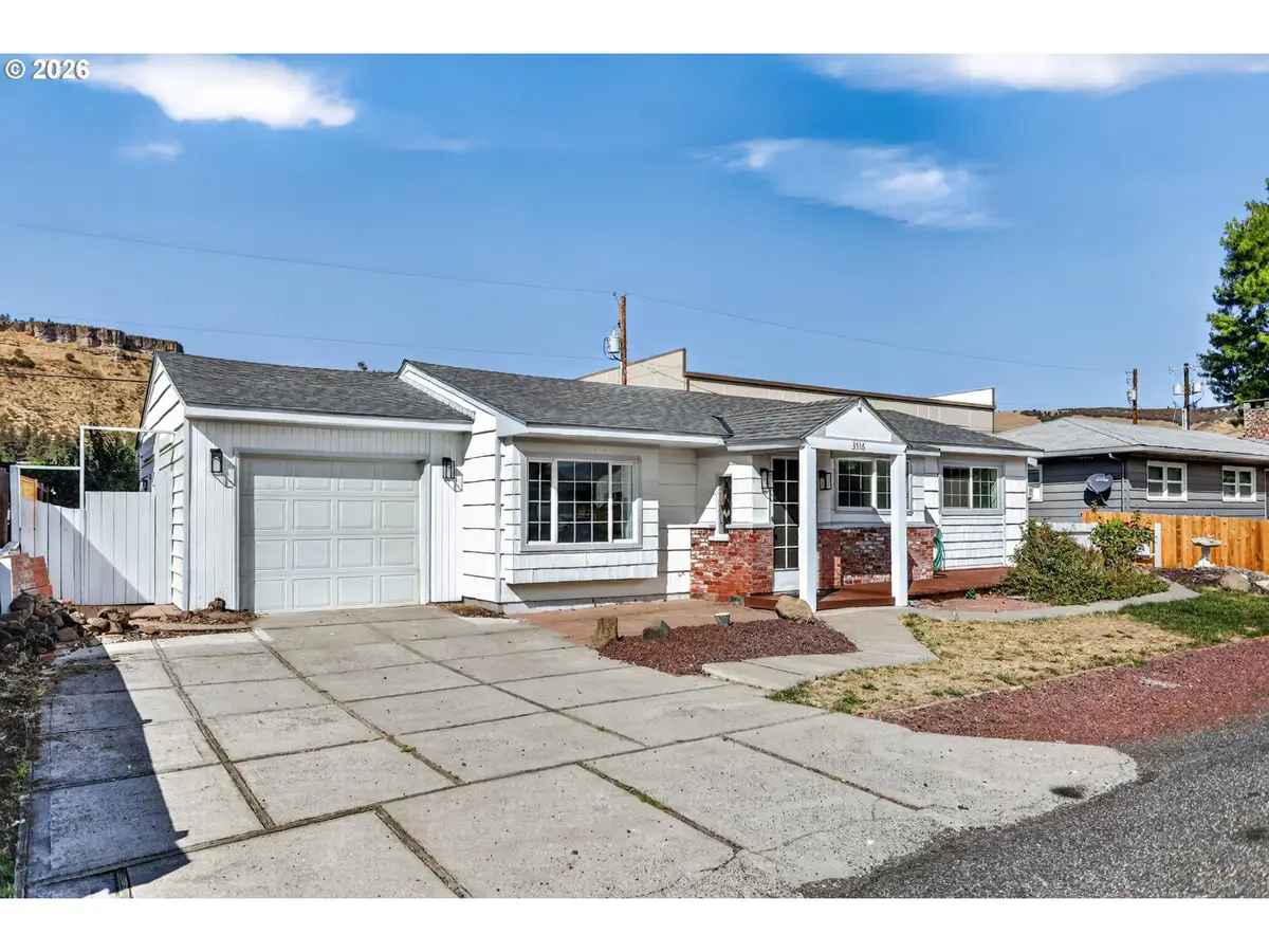 3516 W 8th St, The Dalles, OR 97058 - #1