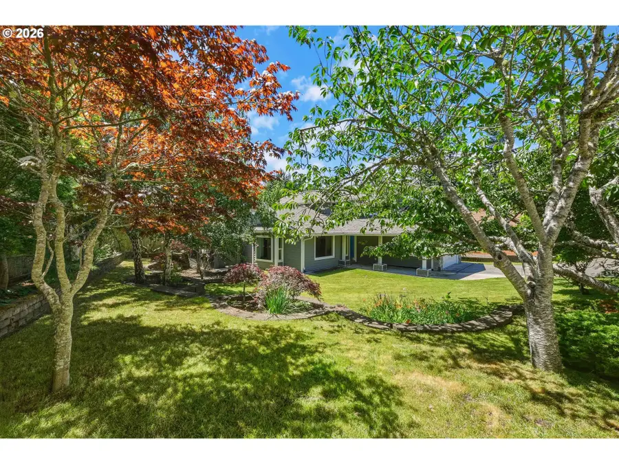 1915 Fern Ct, Coos Bay, OR 97420 - #2
