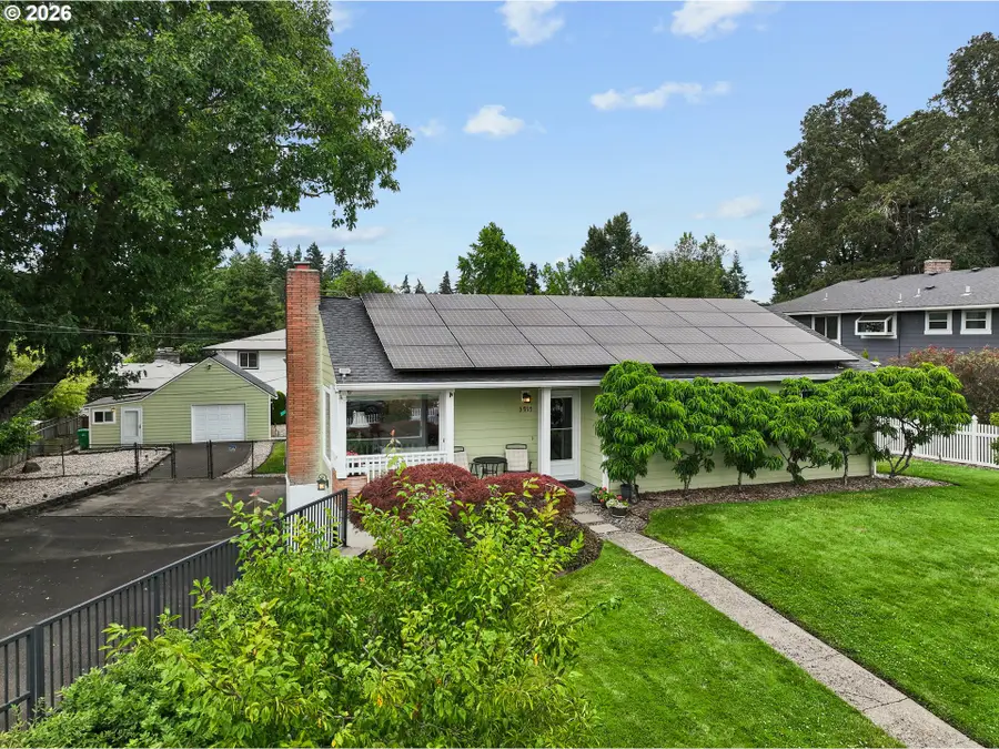 3915 SE Risley Ave, Milwaukie, OR 97267 - #2