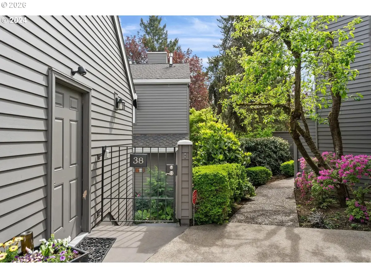 38 Greenridge Ct, Lake Oswego, OR 97035 - #1