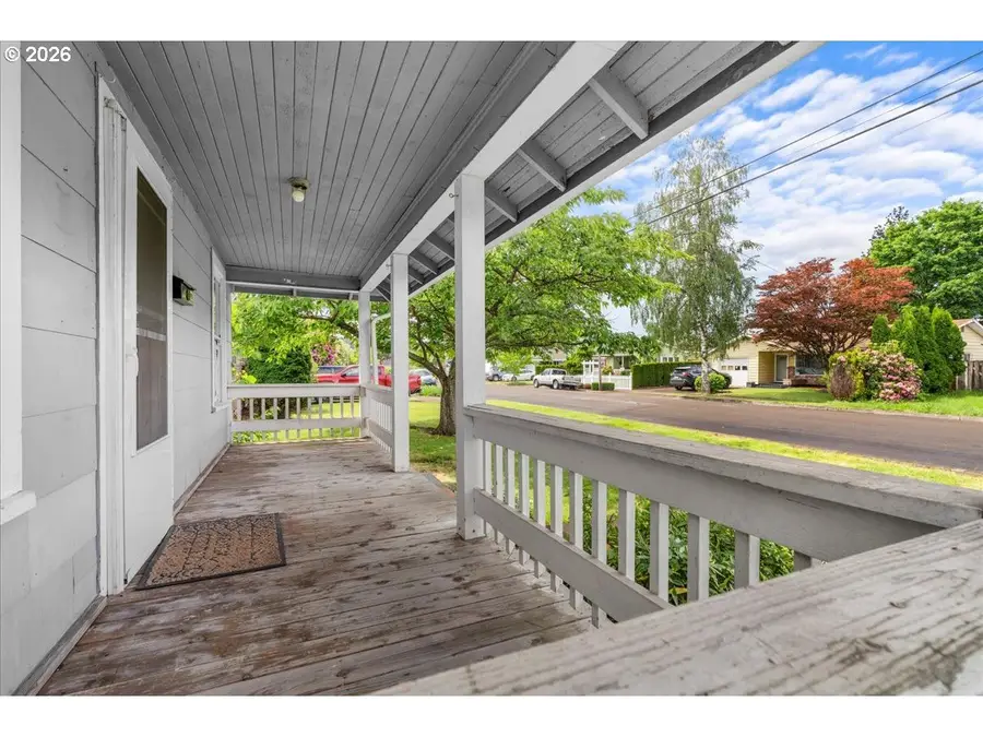 225 W Berkeley St, Gladstone, OR 97027 - #3