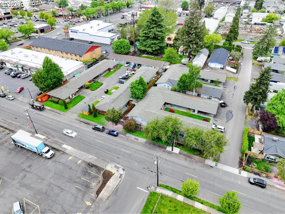 1049 SE Walnut St, Hillsboro, OR 97123 - #1