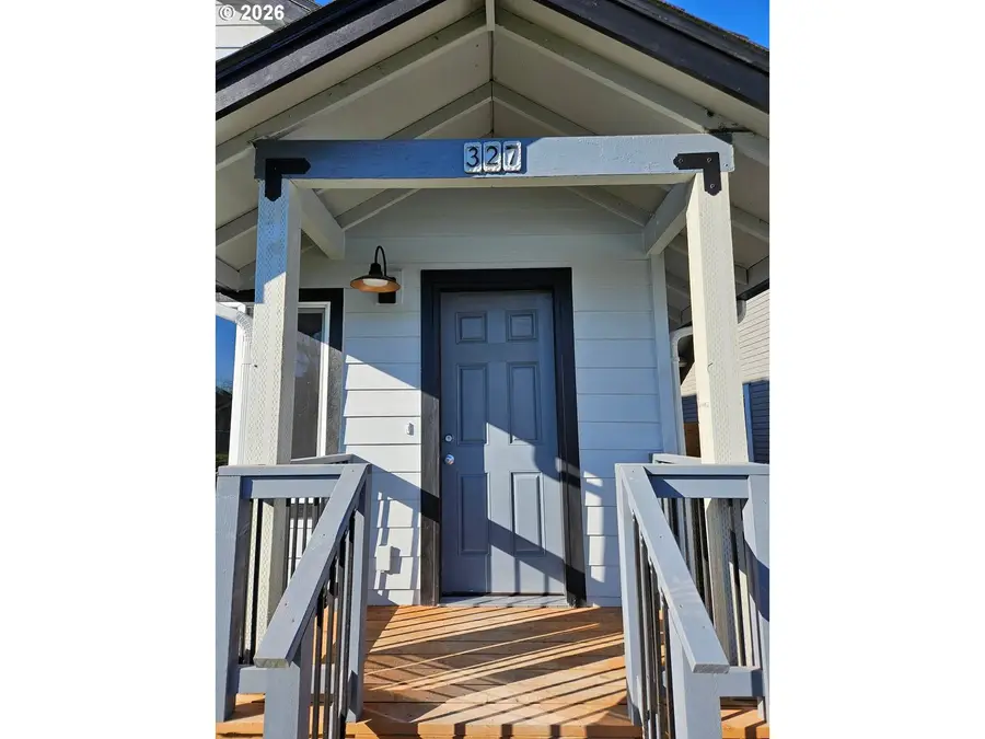 325/327 17th Ave, Longview, WA 98632 - #3