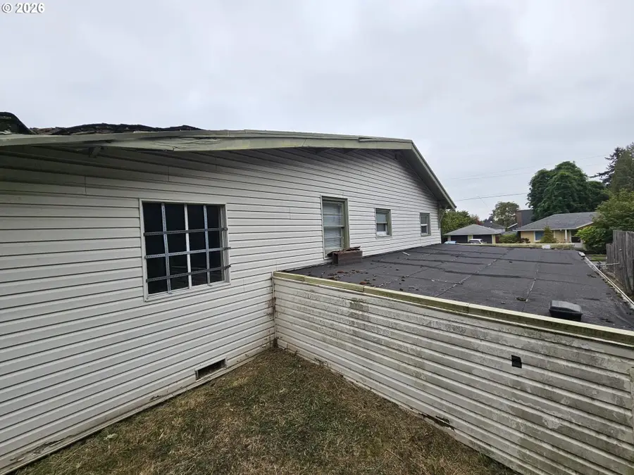 1411 NE Skidmore St, Portland, OR 97211 - #3
