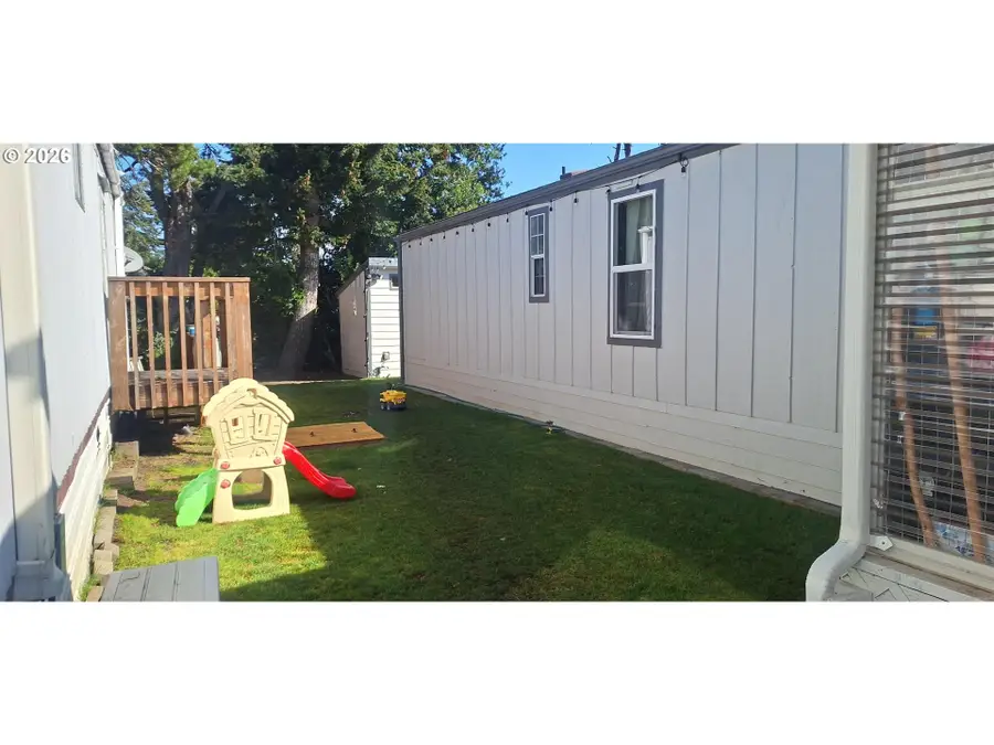 1699 27th St #21, Florence, OR 97439 - #3