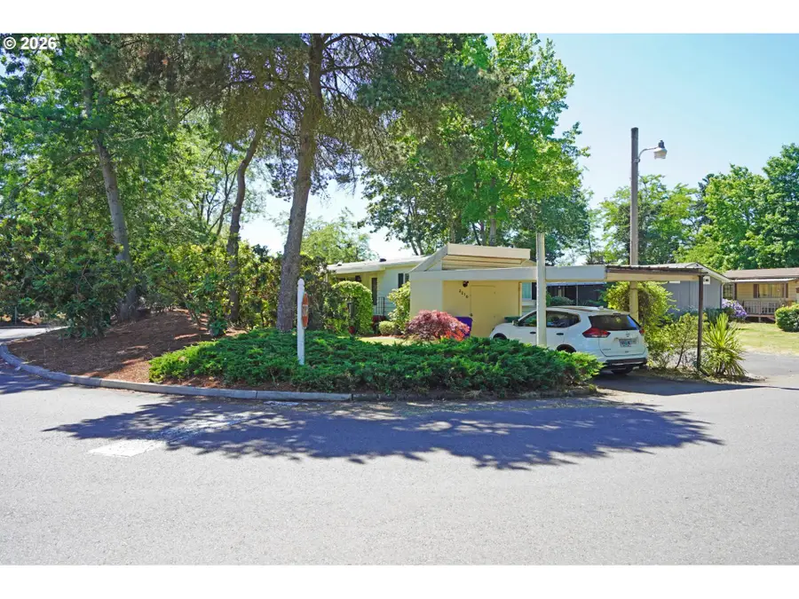 2210 N Broughton Dr, Portland, OR 97217 - #2