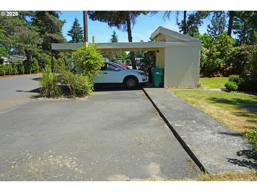 2210 N Broughton Dr, Portland, OR 97217 - #3