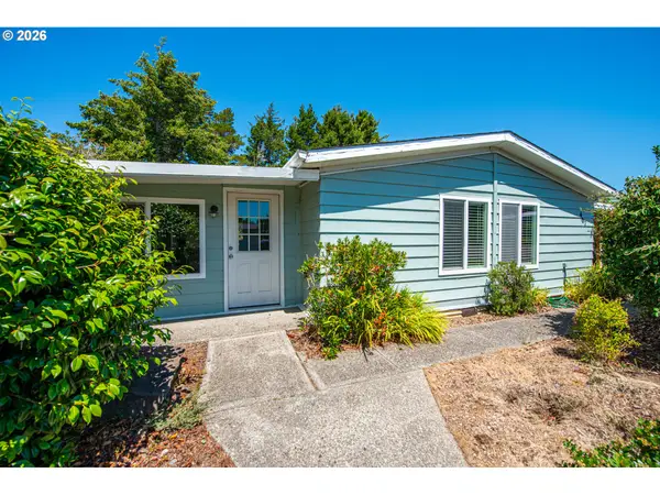 1600 Rhododendron Dr #407, Florence, OR 97439