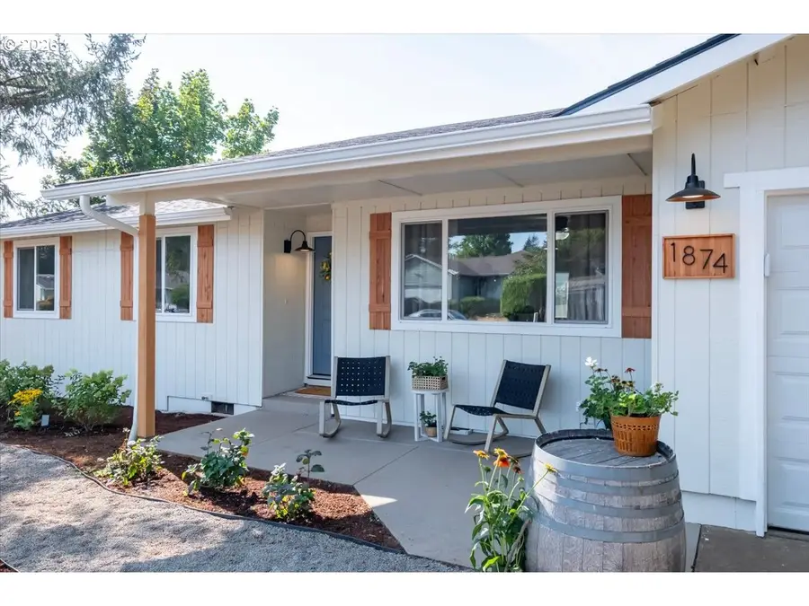1874 S Cedarcrest Dr, Salem, OR 97306 - #3