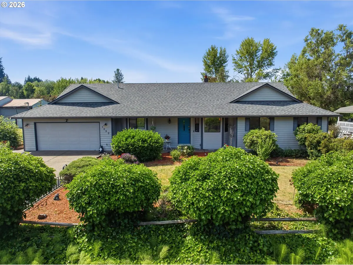 1050 NW Jackson St, Hillsboro, OR 97124 - #1