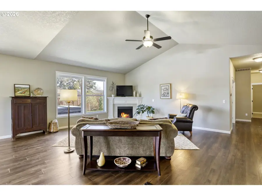 2141 Thomas Way, Hubbard, OR 97032 - #3