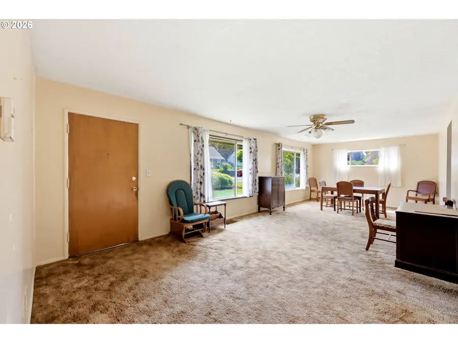 7131 NE Roselawn St, Portland, OR 97218 - #3