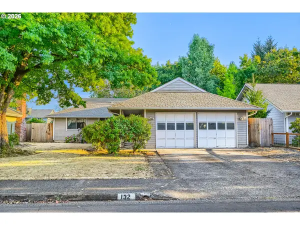 132 Lynnbrook Dr, Eugene, OR 97404