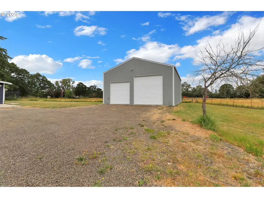 93215 Long Tom Dr, Cheshire, OR 97419 - Image #3