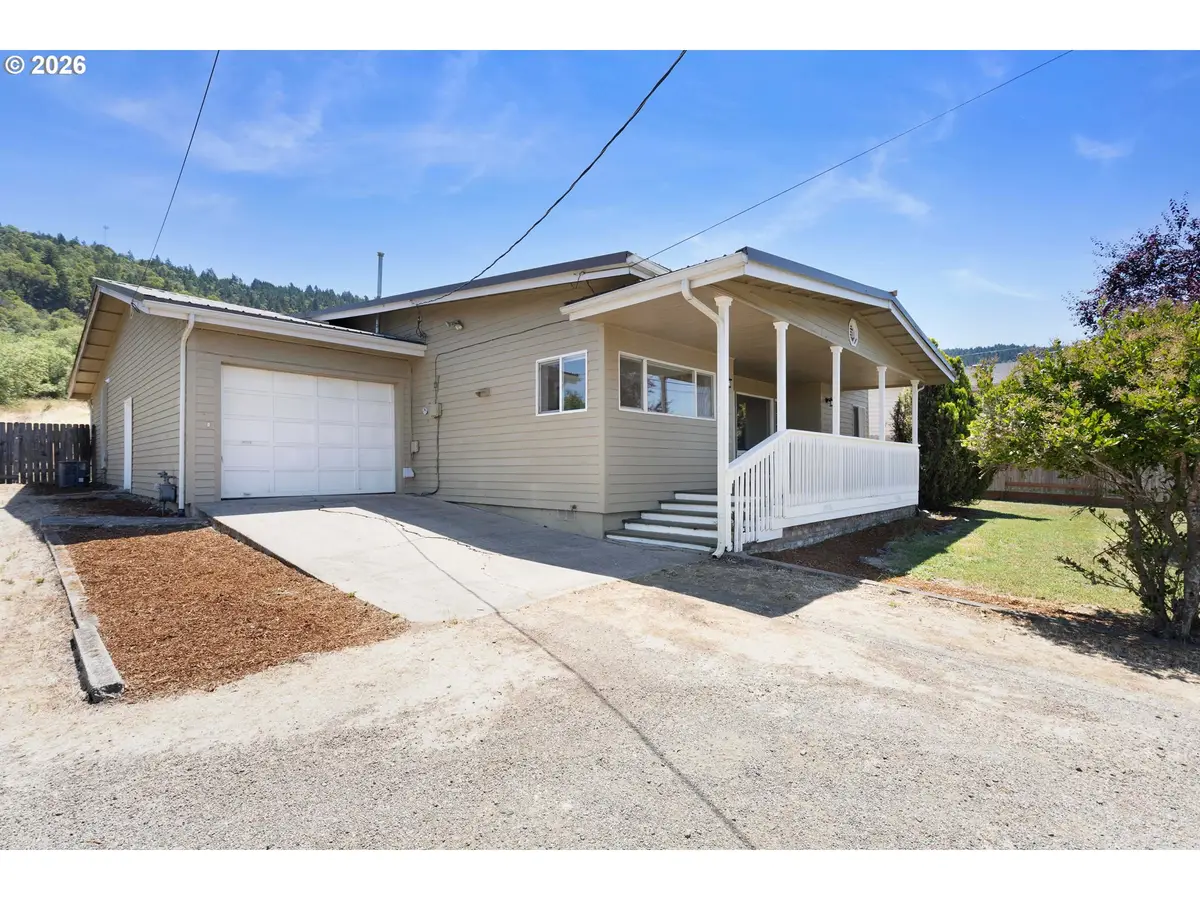1402 Lookingglass Rd, Roseburg, OR 97471 - #1