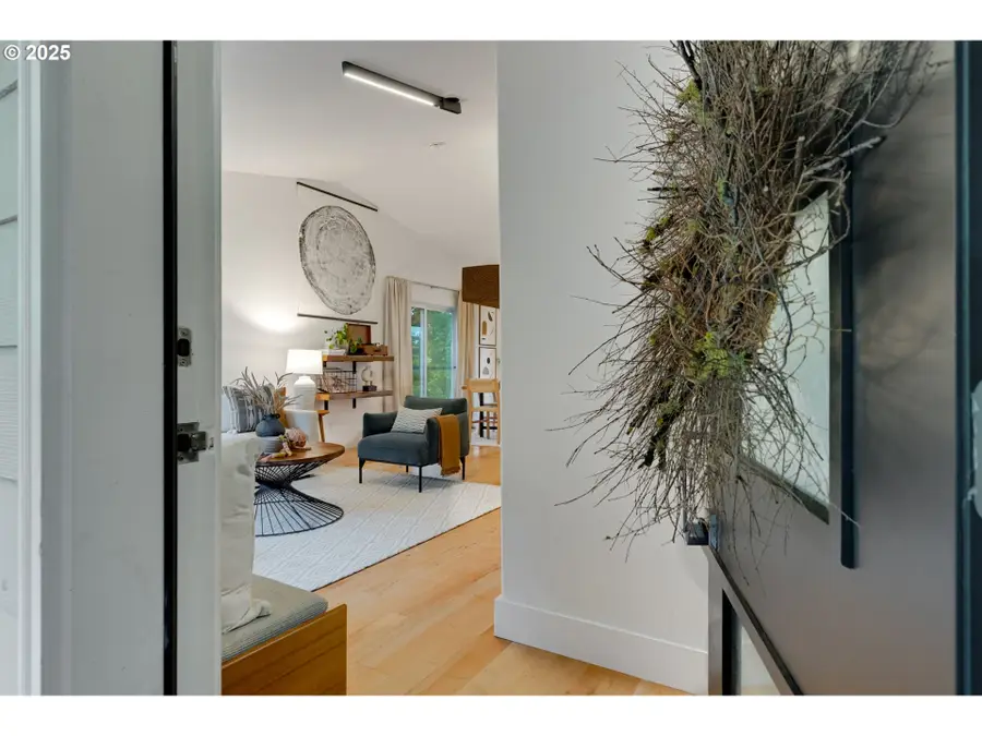 2733 NE 92nd Ave, Portland, OR 97220 - Image #3