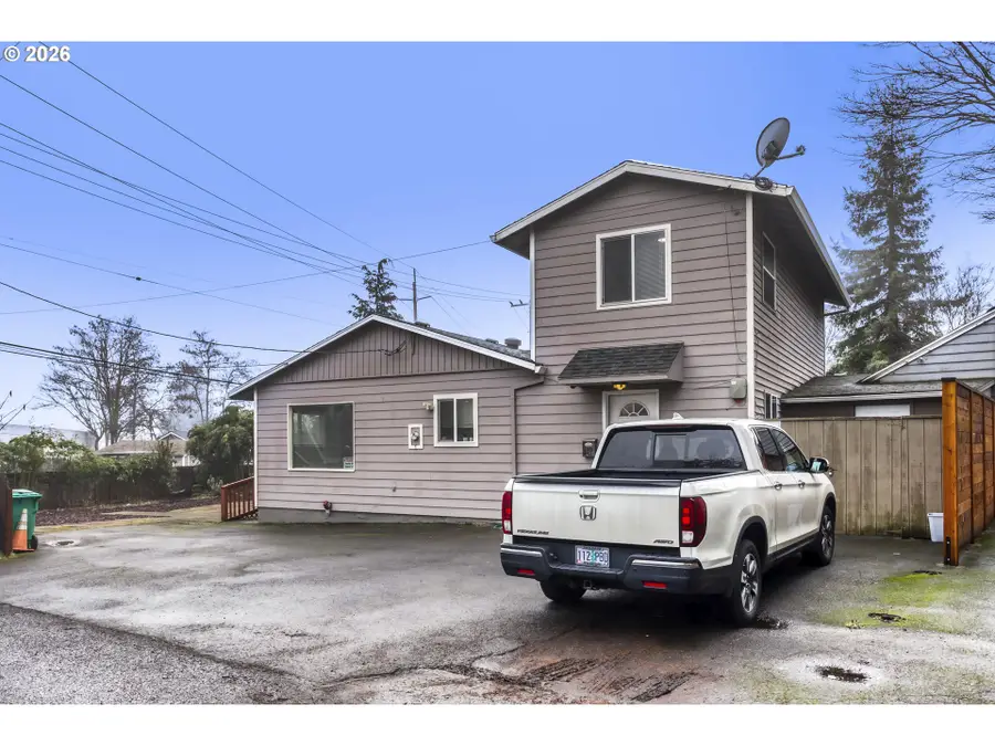 9002 NE Prescott St, Portland, OR 97220 - #2