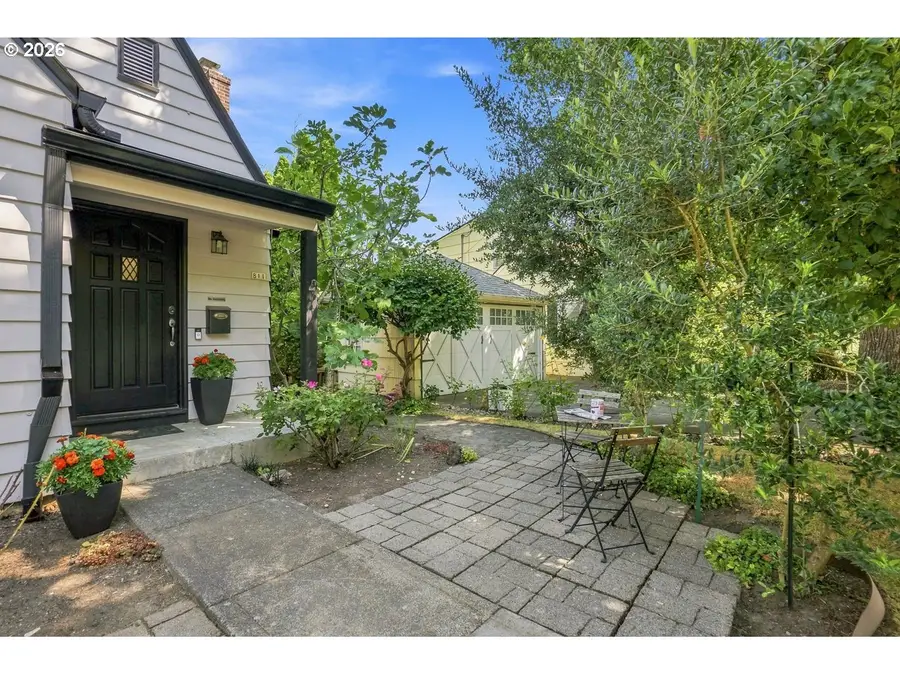 811 SW Evans St, Portland, OR 97219 - #3