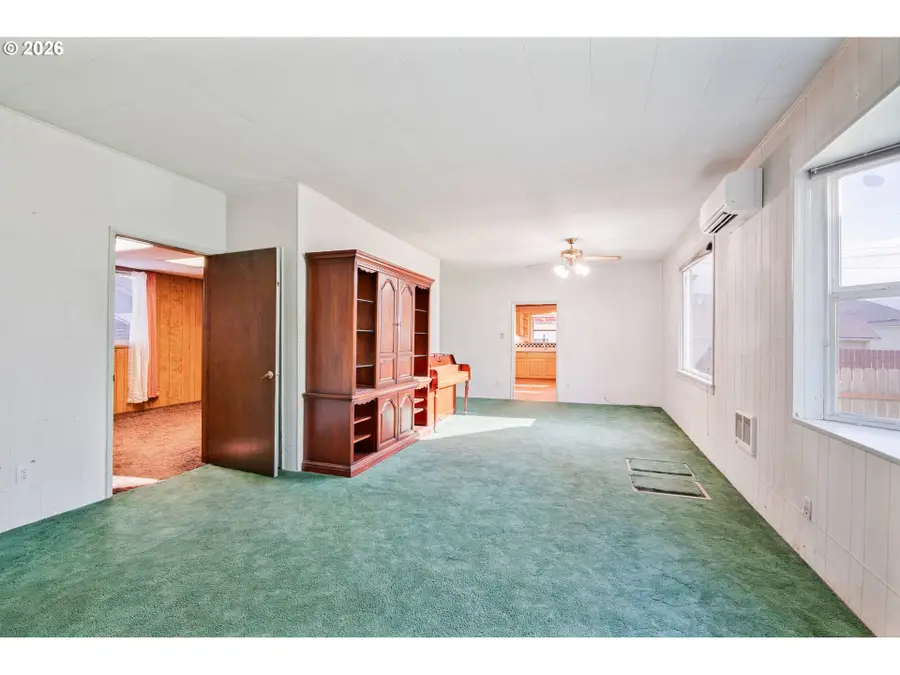 136 SW 3rd Ave, Castle Rock, WA 98611 - #3