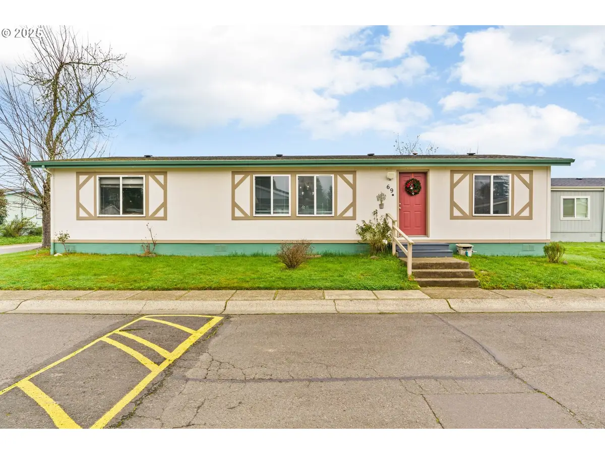 700 N Mill #69, Creswell, OR 97426 - Image #1