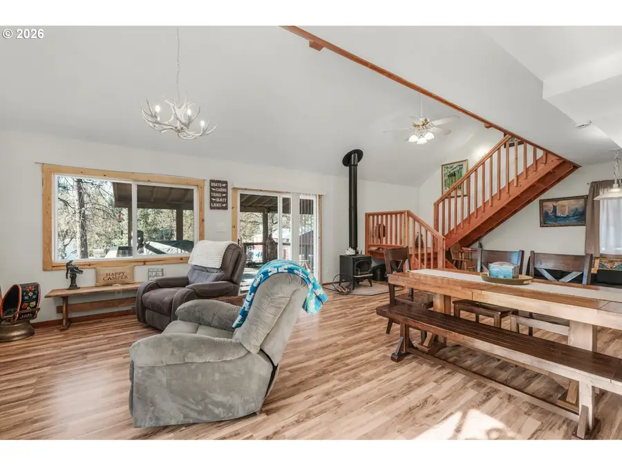 127 S Mike Rd, Pine Hollow, OR 97063 - #3