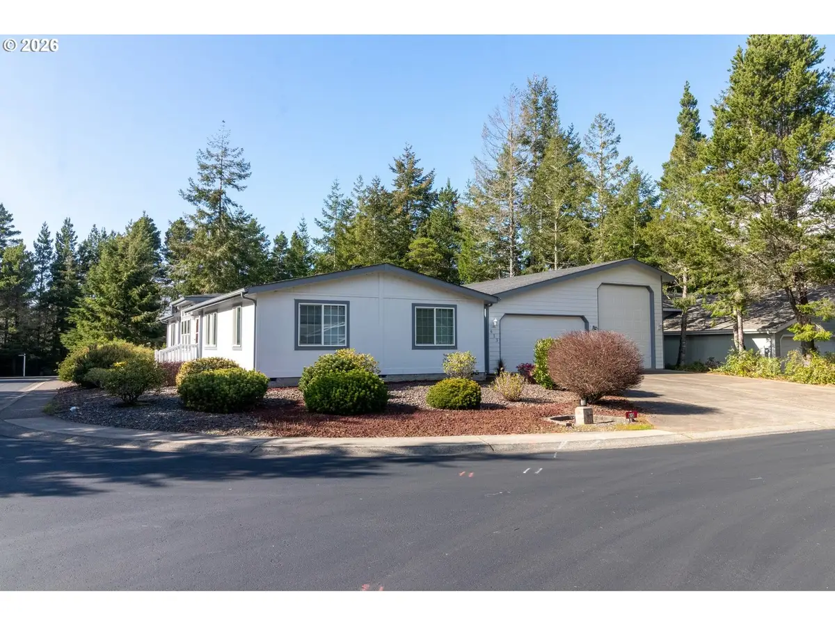 613 Glenbrook Cir, Florence, OR 97439 - #1