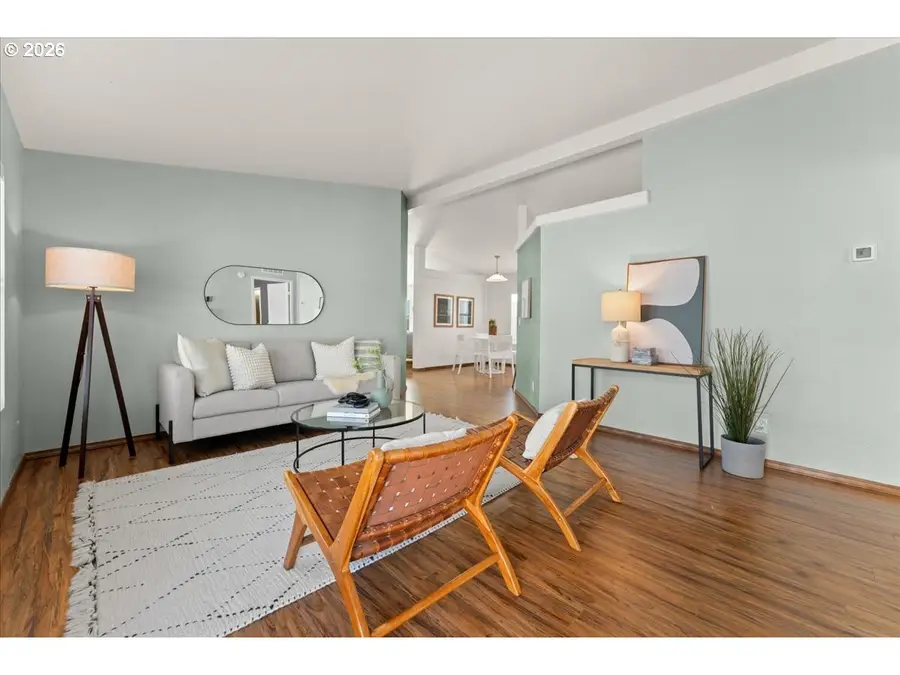 51374 SE Hoodview Dr, Scappoose, OR 97056 - #2