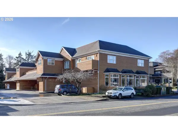 123 S Hemlock St #204, CannonBeach, OR 97110