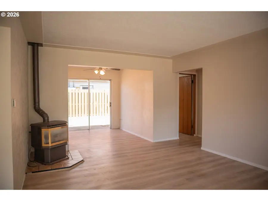 905 Chenoweth Loop, Chenoweth, OR 97058 - #2