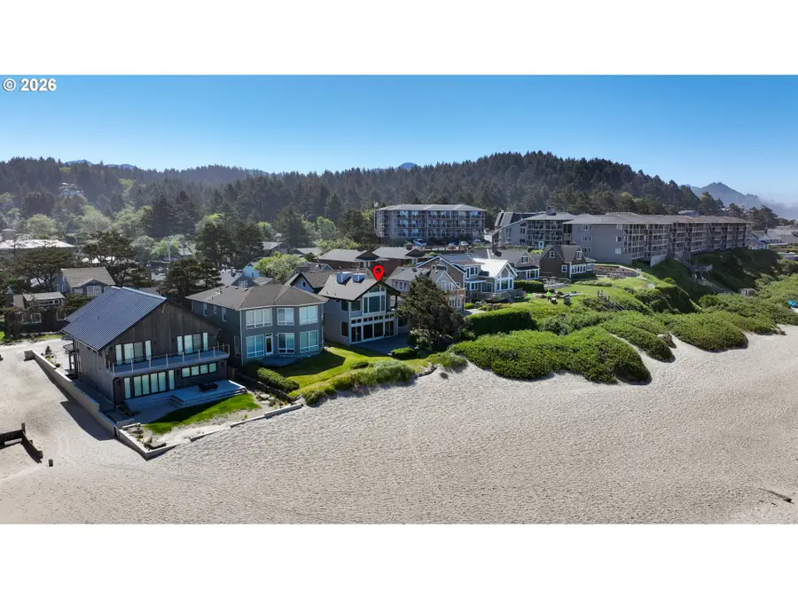 1360 Pacific St, Cannon Beach, OR 97110 - #2