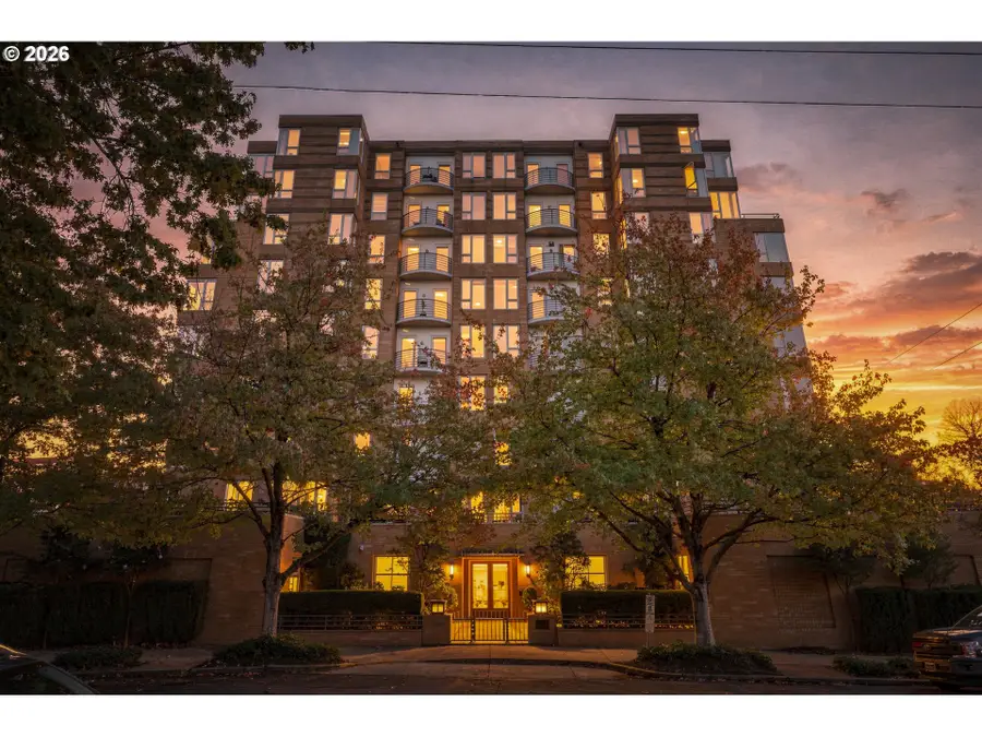 1132 SW 19th Ave #104, Portland, OR 97205 - #2
