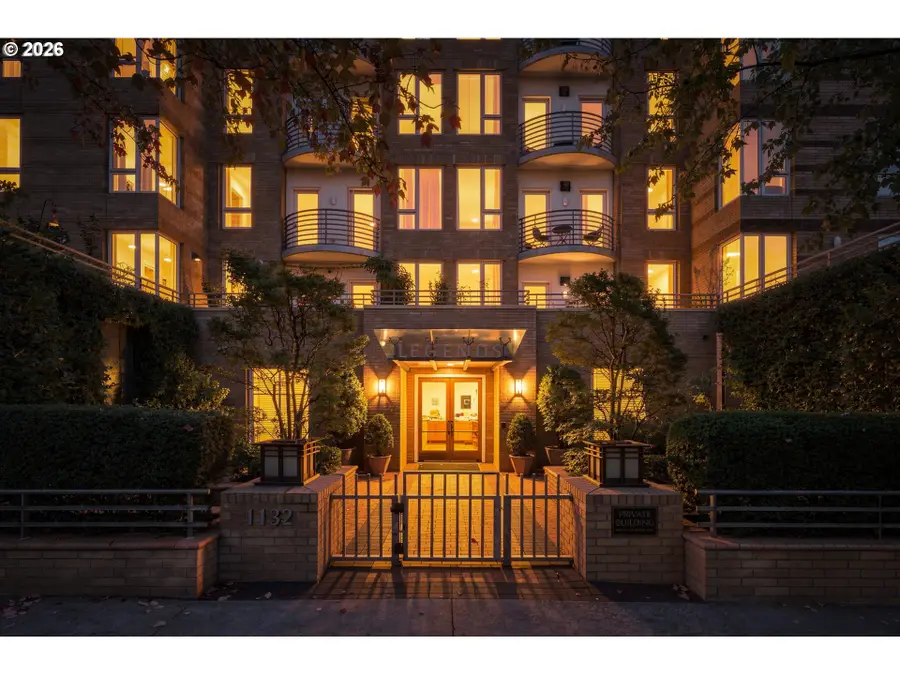 1132 SW 19th Ave #104, Portland, OR 97205 - #3