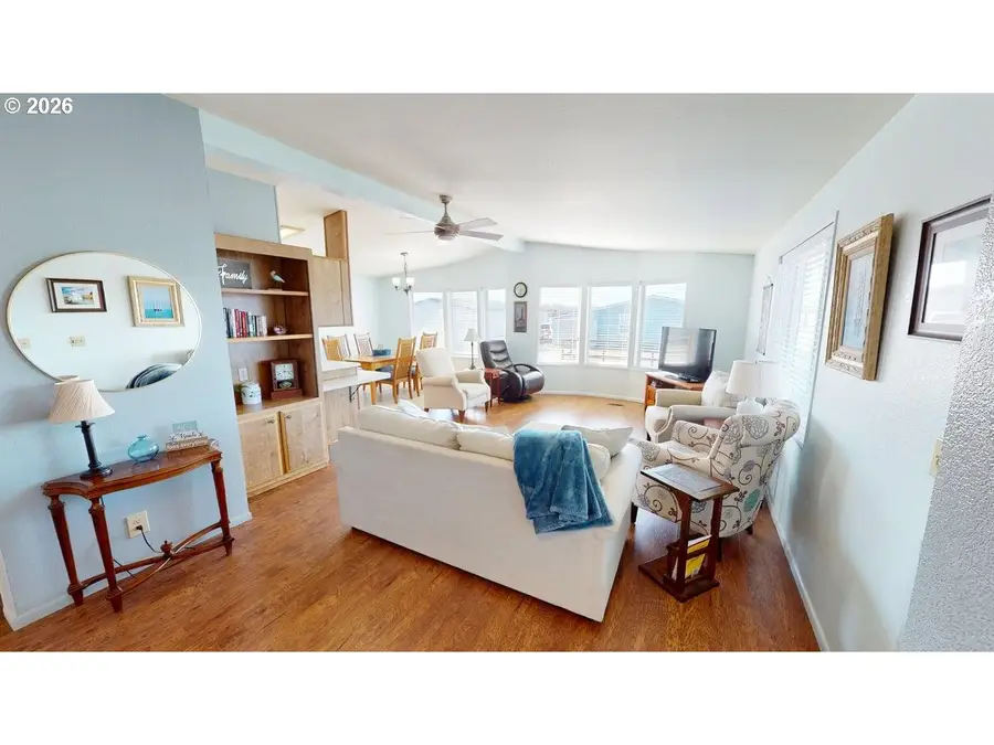 94120 Strahan St #11, Gold Beach, OR 97444 - #3
