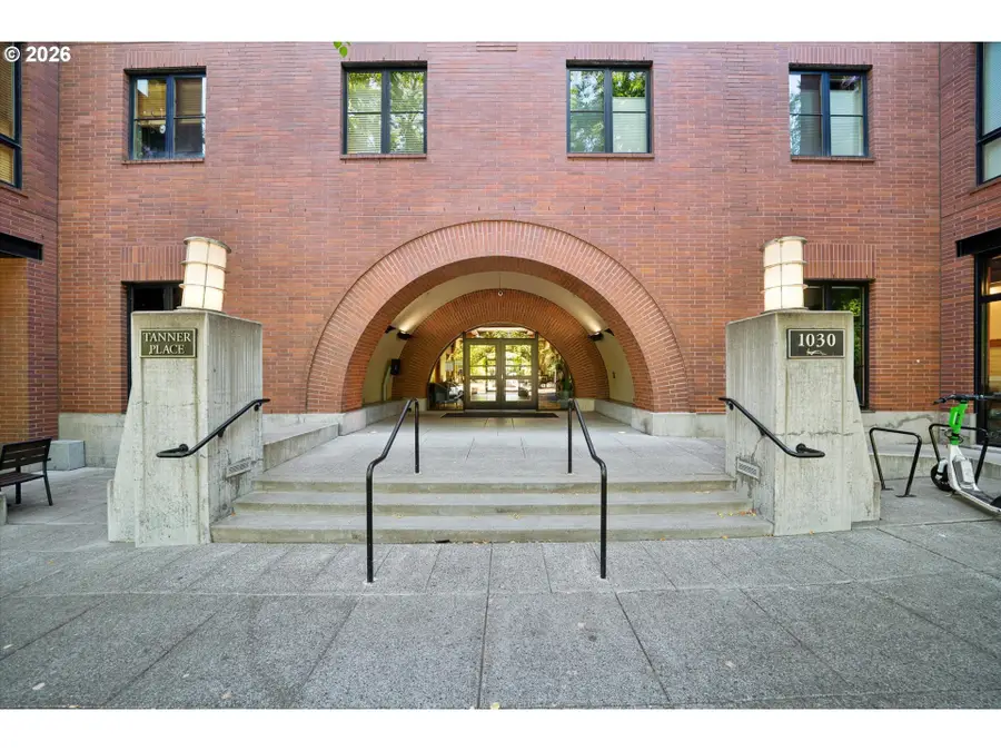 1030 NW Johnson St #323, Portland, OR 97209 - #3