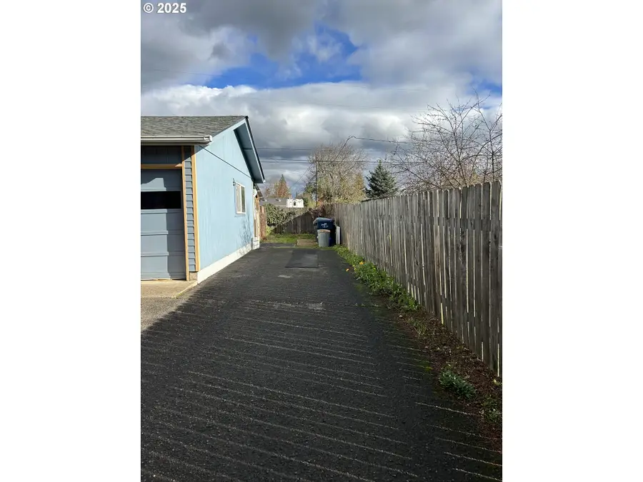 1205 Mill St, Springfield, OR 97477 - Image #2