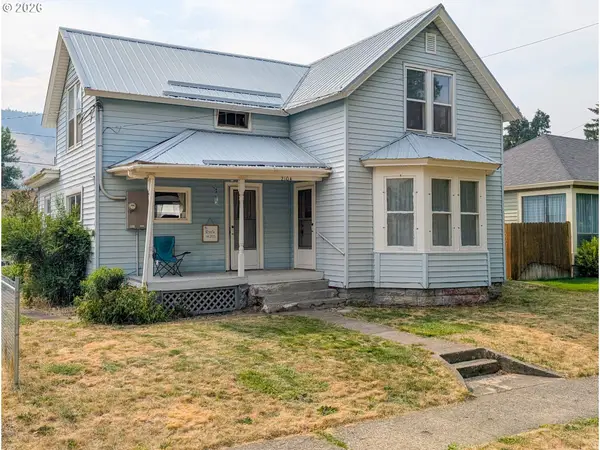 2104 1st St, LaGrande, OR 97850