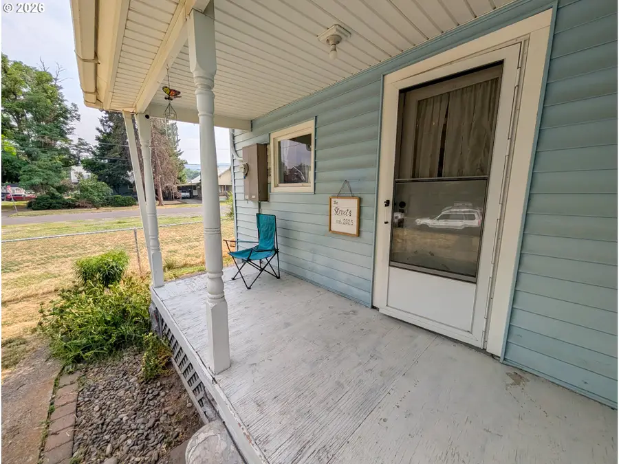 2104 1st St, La Grande, OR 97850 - #2