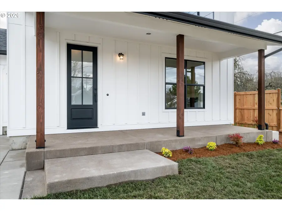 870 W 25th Ave, Eugene, OR 97405 - #2