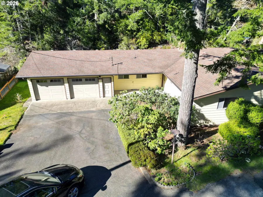 5635 Martin Rd, Florence, OR 97439 - #3