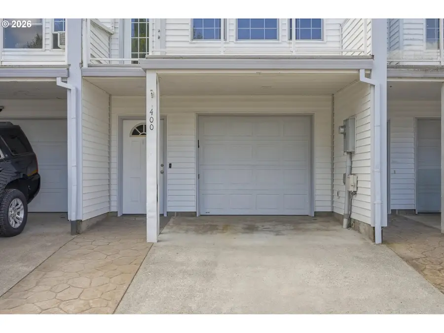 400 SE 2nd St, Troutdale, OR 97060 - #2